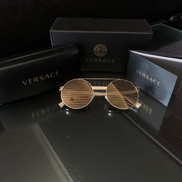 versace 2210